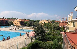 Comfy Flat With Pool in Bibione