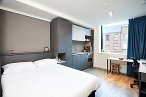 Vita Student-Only Circle Square