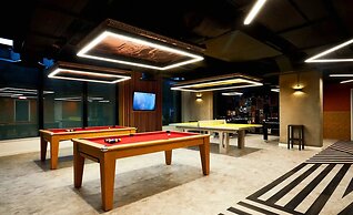 Vita Student-Only Circle Square