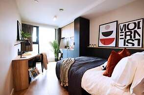 Vita Student-Only Circle Square