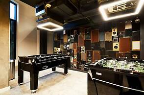 Vita Student-Only Circle Square