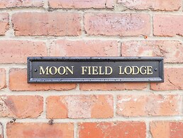 Moon Field Lodge
