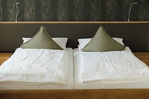 feelfalt Café & Hotel