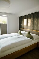 feelfalt Café & Hotel