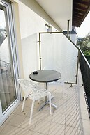feelfalt Café & Hotel