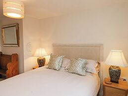 Time and Tide Apartment 25