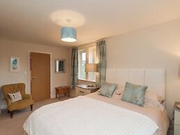 Time and Tide Apartment 25