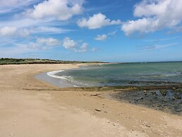 Bella's Beach Cottage