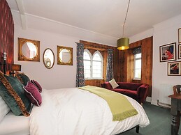 Sycamore Apartment