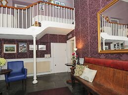 Sycamore Apartment