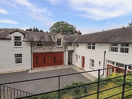 Abbots Reading Mews 2