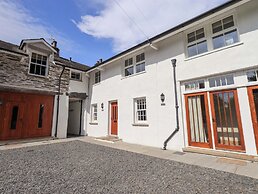 Abbots Reading Mews 2