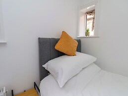 Bobbies' Retreat, 20 High Street