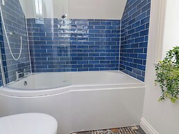 Bobbies' Retreat, 20 High Street