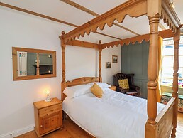 Bobbies' Retreat, 20 High Street