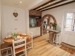 Bobbies' Retreat, 20 High Street