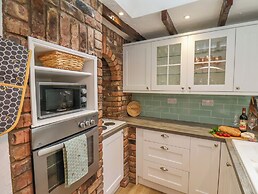 Bobbies' Retreat, 20 High Street