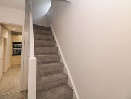 15 Calton View