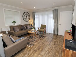 Rookley Lake Cottage