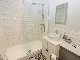 Rookley Lake Cottage