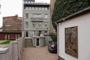 The Pearl Riga Apartment With Garden View