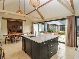 Hawthorn Barn
