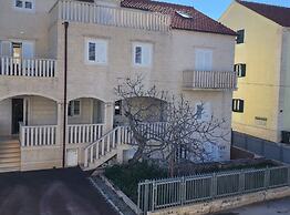 Charming Apartments Zara & Mia