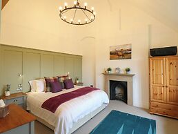 Upper Hurst Farmhouse