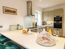 Upper Hurst Farmhouse