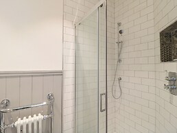 Upper Hurst Farmhouse