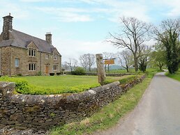 Upper Hurst Farmhouse