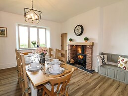 Upper Hurst Farmhouse