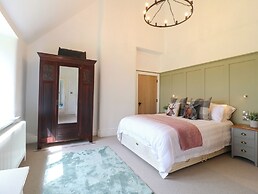 Upper Hurst Farmhouse