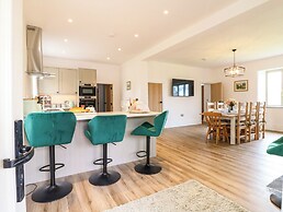 Upper Hurst Farmhouse