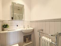 Upper Hurst Farmhouse