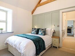 Upper Hurst Farmhouse