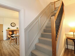 Upper Hurst Farmhouse