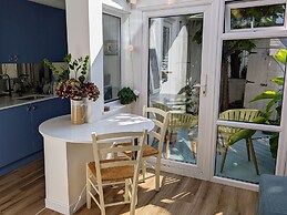 Harbour Retreat