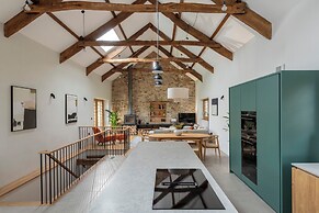 Lower Walreddon Barn