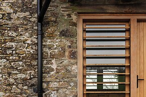 Lower Walreddon Barn