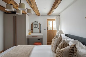 Lower Walreddon Barn