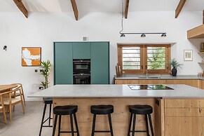 Lower Walreddon Barn