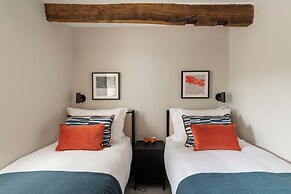 Lower Walreddon Barn