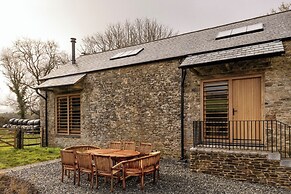 Lower Walreddon Barn