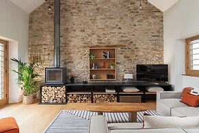 Lower Walreddon Barn