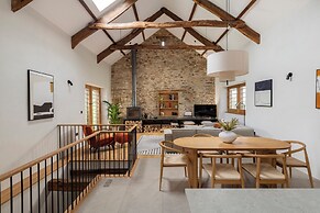 Lower Walreddon Barn