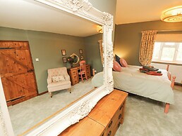 Horseshoe Cottage