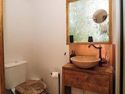 The Foxes Den Shepherds Hut
