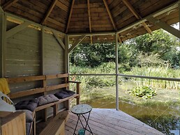 The Foxes Den Shepherds Hut