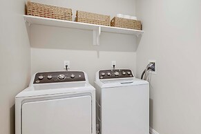 Walk to Beach: Spacious Condo in North Wildwood!